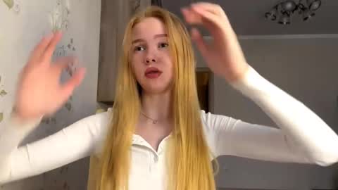 Amelia online show from October 18, 8:51 am