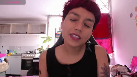 Snapshot of gh___ chatting on December 18, 7:52 pm Grisel 3 online show from December 18, 7:52 pm