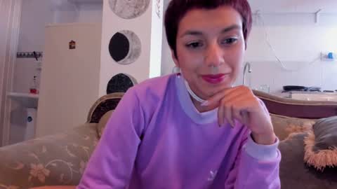 Snapshot of gh___ chatting on February 11, 10:28 pm Grisel 3 online show from February 11, 10:28 pm