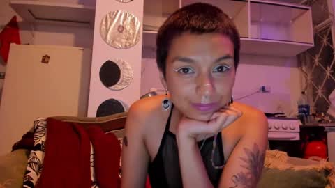 Snapshot of gh___ chatting on January 22, 2:37 am Grisel 3 online show from January 22, 2:37 am