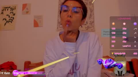 Snapshot of gh___ chatting on February 10, 11:34 pm Grisel 3 online show from February 10, 11:34 pm