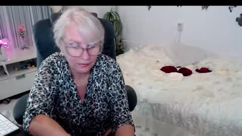 Ghertrudequeen online show from October 1, 5:17 am