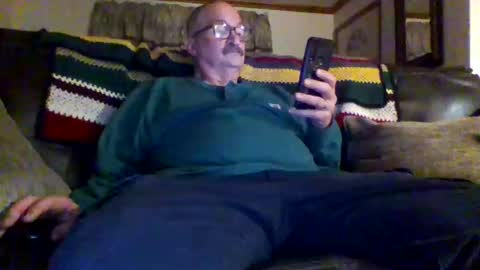 Snapshot of ghost2534 chatting on March 7, 4:23 am ghost2534 online show from March 7, 4:23 am