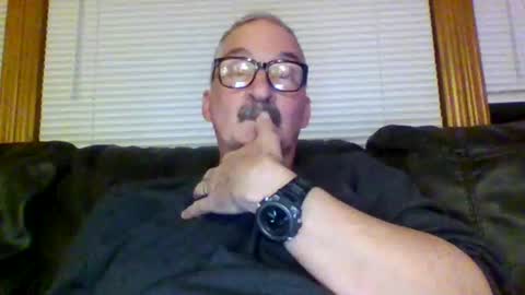 Snapshot of ghost2534 chatting on December 19, 6:23 am ghost2534 online show from December 19, 6:23 am
