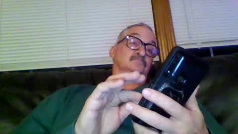 Snapshot of ghost2534 chatting on December 31, 12:32 am ghost2534 online show from December 31, 12:32 am