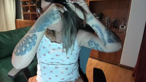 andy online show from January 3, 1:38 am