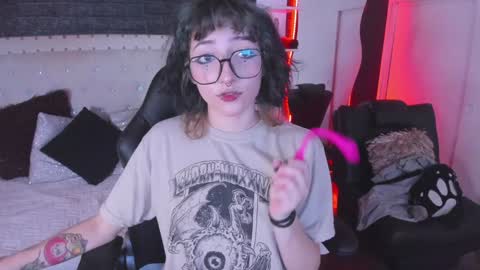 Allison  online show from January 18, 8:09 pm