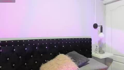 Allison  online show from September 24, 8:15 pm