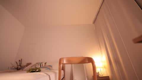 Leo online show from December 5, 11:45 pm