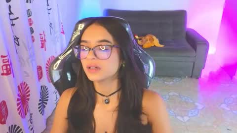 gia_flame_ online show from September 24, 5:36 am