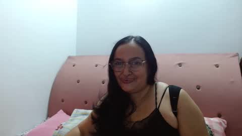 Snapshot of gia_nahomi chatting on February 23, 10:53 pm nahomi online show from February 23, 10:53 pm