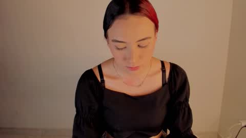 GIA WHITE Independet  online show from March 25, 5:03 am