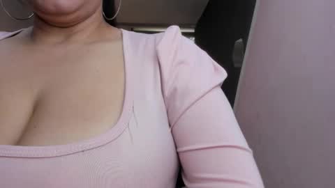 Snapshot of giafox_ chatting on September 14, 2:07 pm G I A FOX online show from September 14, 2:07 pm