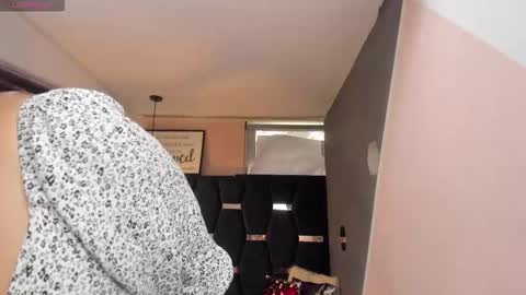 G I A  FOX online show from October 16, 2:38 pm