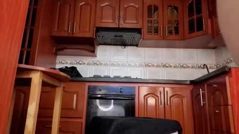   online show from October 6, 1:07 pm