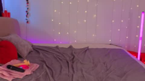 Hi my name is Gianna Im new here but I really like to chat online show from February 27, 9:02 am