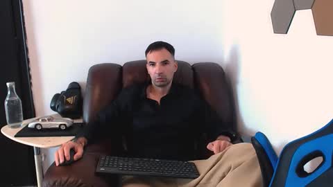 Gianni online show from October 10, 10:21 am