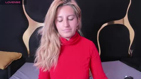 GiaRoussel online show from February 4, 5:06 pm