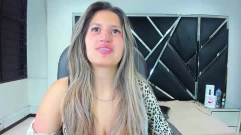 GiaRoussel online show from September 28, 4:05 pm