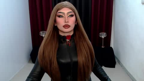 Snapshot of giaxxx01 chatting on February 19, 2:55 am Gia X online show from February 19, 2:55 am