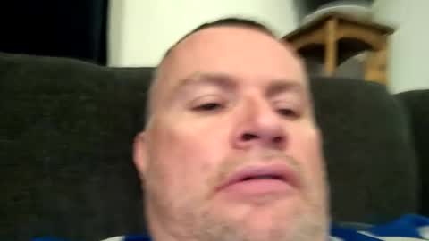 Snapshot of giddyup222222 chatting on January 3, 1:38 am giddyup222222 online show from January 3, 1:38 am