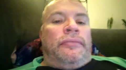 Snapshot of giddyup222222 chatting on March 9, 2:07 am giddyup222222 online show from March 9, 2:07 am