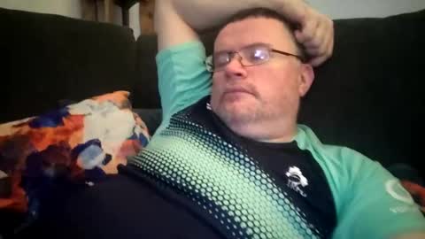 Snapshot of giddyup222222 chatting on March 8, 5:33 pm giddyup222222 online show from March 8, 5:33 pm