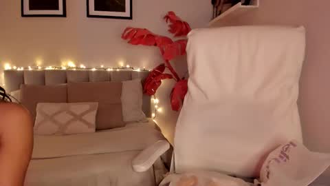 GIGI online show from January 14, 4:53 am