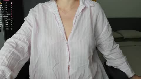 Snapshot of gigihadd chatting on September 11, 2:07 pm gigihadd online show from September 11, 2:07 pm