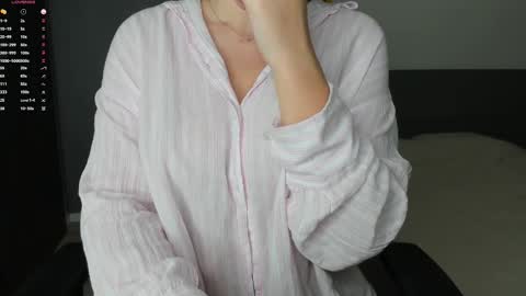 Snapshot of gigihadd chatting on September 12, 5:37 pm gigihadd online show from September 12, 5:37 pm