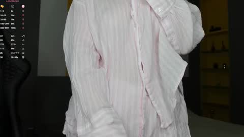 gigihadd online show from December 1, 11:19 am