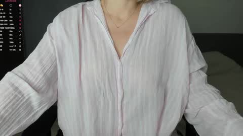 Snapshot of gigihadd chatting on September 21, 3:16 pm gigihadd online show from September 21, 3:16 pm