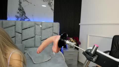 Gigi Doll online show from January 19, 11:31 am