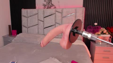 Gigi Doll online show from January 7, 6:24 pm