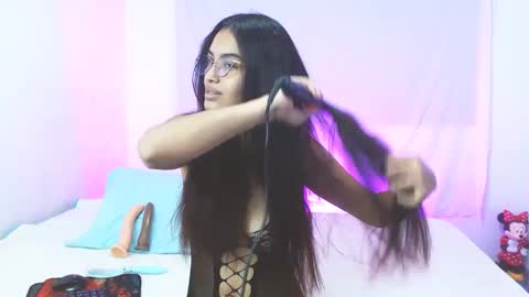 gigiilove24 online show from October 8, 7:20 pm