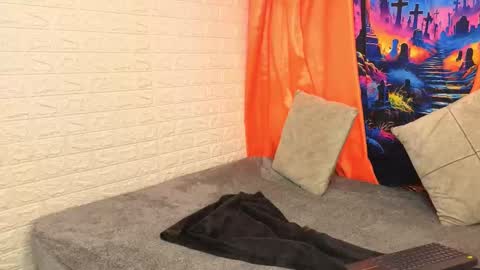 gigirose_ online show from October 5, 10:17 pm