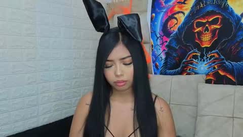 gigirose_ online show from October 31, 10:10 pm