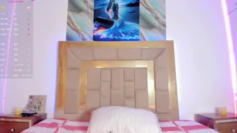 Gigi online show from October 16, 3:33 pm