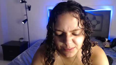 Giia  online show from September 27, 3:10 pm