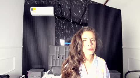giiadior online show from September 16, 11:45 am