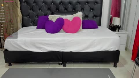 Snapshot of giiny_ chatting on January 4, 1:31 am pamela online show from January 4, 1:31 am