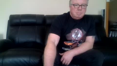 gimmmieoooo online show from June 14, 4:36 am