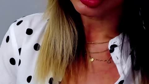 Gina online show from February 17, 11:33 pm