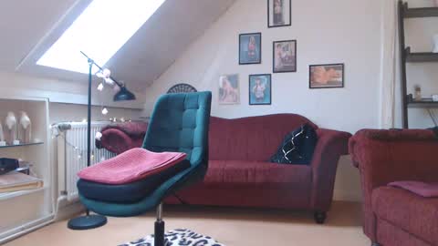 Gina online show from February 6, 10:25 am