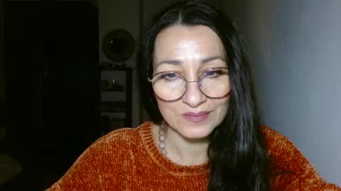 Snapshot of ginaoneon chatting on January 4, 8:27 pm GinaONeon online show from January 4, 8:27 pm