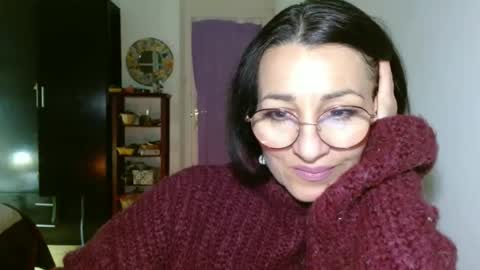 Snapshot of ginaoneon chatting on December 26, 8:00 pm GinaONeon online show from December 26, 8:00 pm