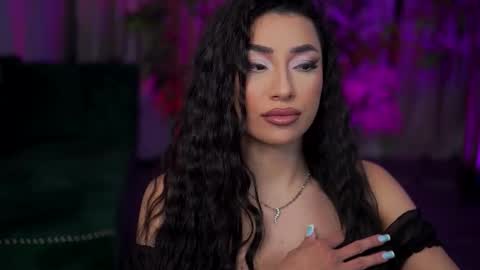 Gina online show from November 6, 8:01 pm