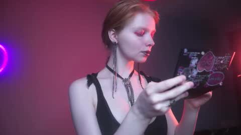 Snapshot of ginger_hugs chatting on September 17, 10:13 pm im expecting 350 thumbs up on my altar online show from September 17, 10:13 pm