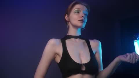        im expecting 350 thumbs up on my altar   online show from October 15, 10:43 pm