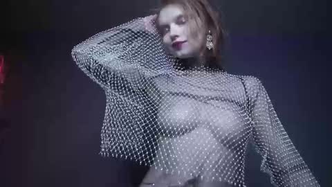 Snapshot of ginger_hugs chatting on February 26, 10:15 pm im expecting 350 thumbs up on my altar online show from February 26, 10:15 pm